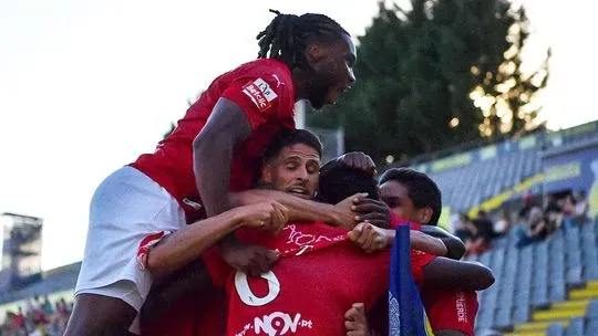 Santa Clara vence FC Arouca por 2-1